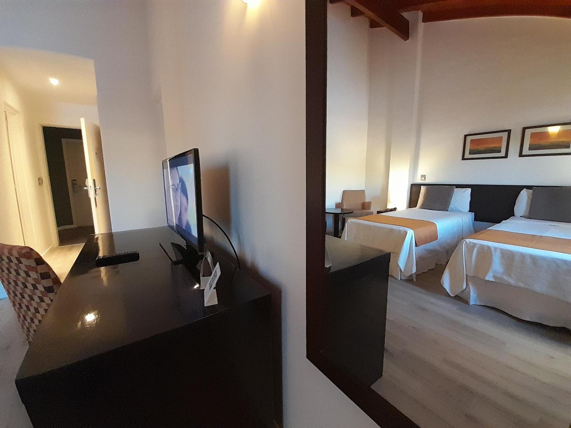 Hotel Rochester Calafate 4*
